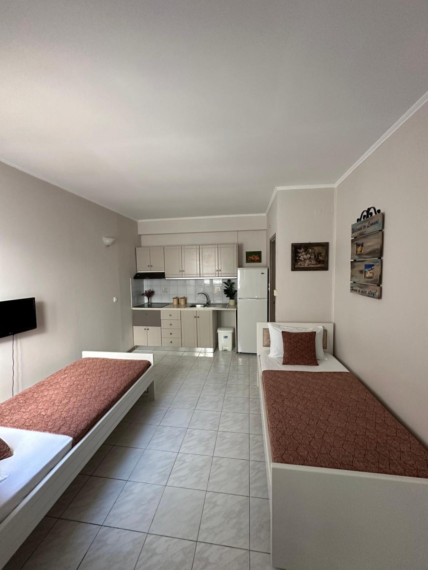 Repanidi Apartments Repanidhion Esterno foto